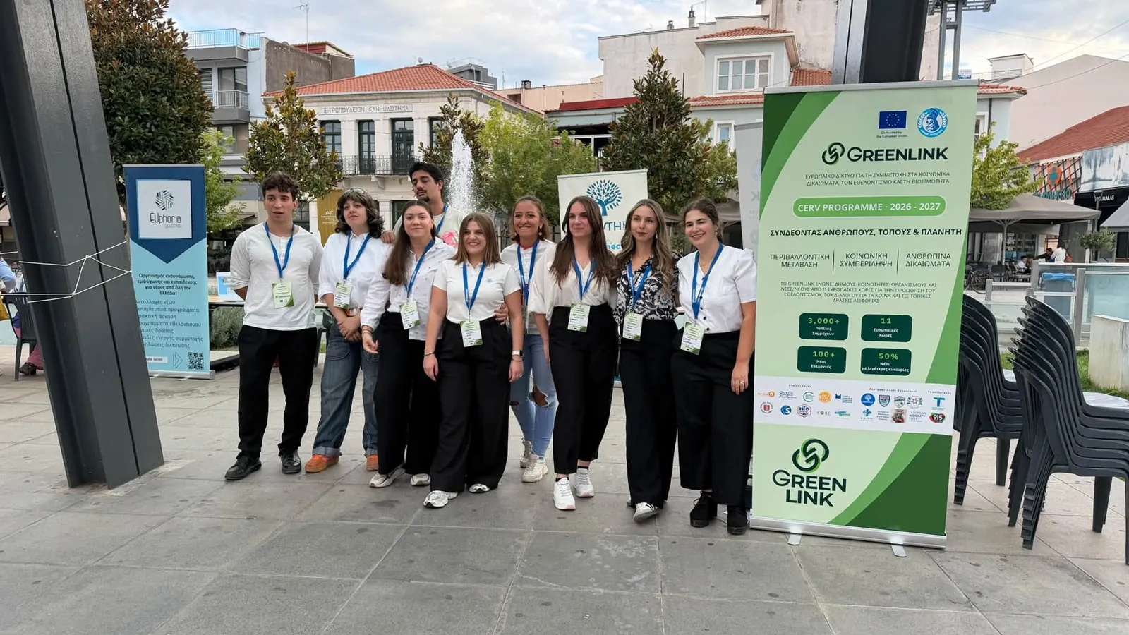 Groupe pilote de service civique de Tripoli devant le stand GreenLink, festival Together Tripoli